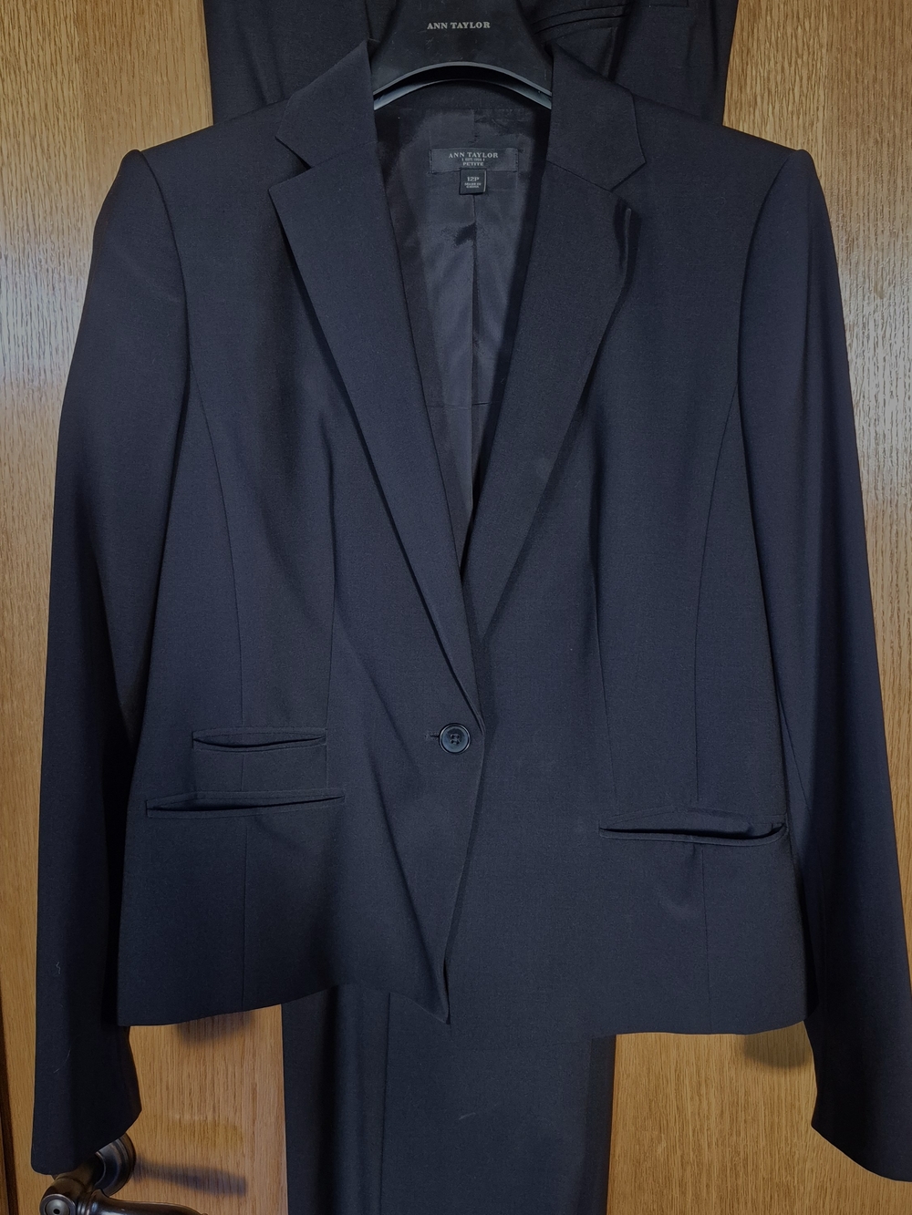 Ann Taylor Size 12P Classic Black Single-Button Women's Blazer And Pants